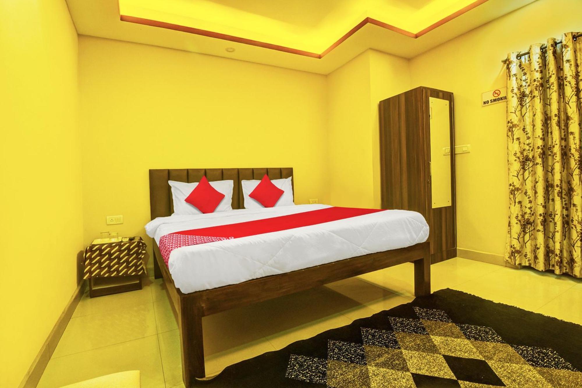 Peppy Guest House كالانغيُت المظهر الخارجي الصورة